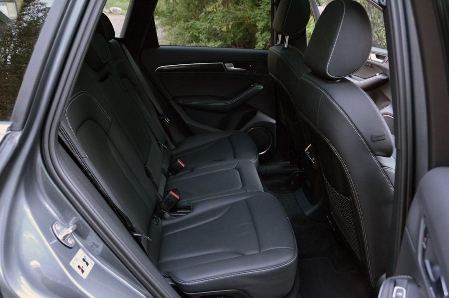 Интерьер Audi SQ5 TFSI (8R) 2013 года  (NA) (фото 39 из 82)
